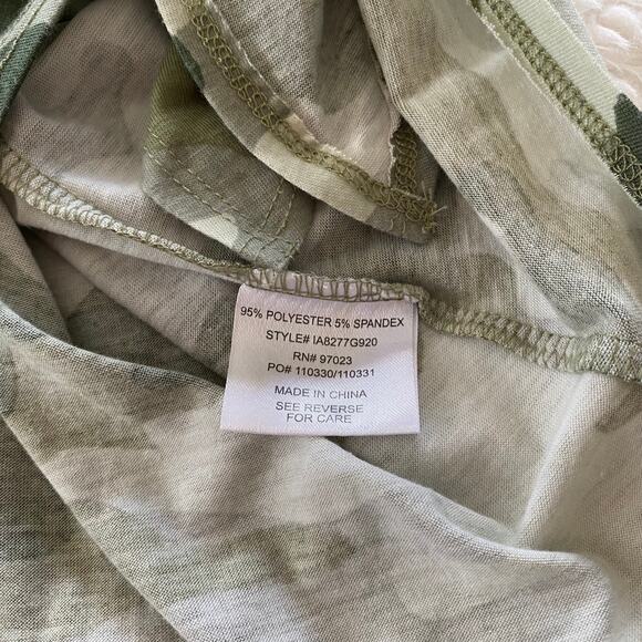 3/$15 Rebellious One Sleeveless Tank Top Camouflage Print Tie Front Size Small - Picture 4 of 8